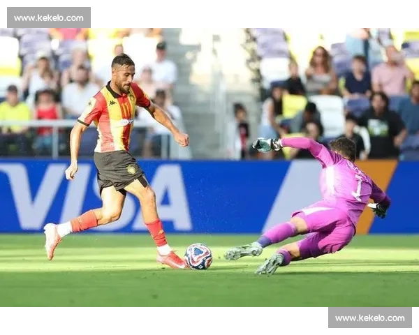 点球争议 + 替补席染红!博卡 2-0 领先遭逆转,球员怒斥裁判 点球争议 + 替补席染红!博卡 2-0 领先遭逆转,球员怒斥裁判