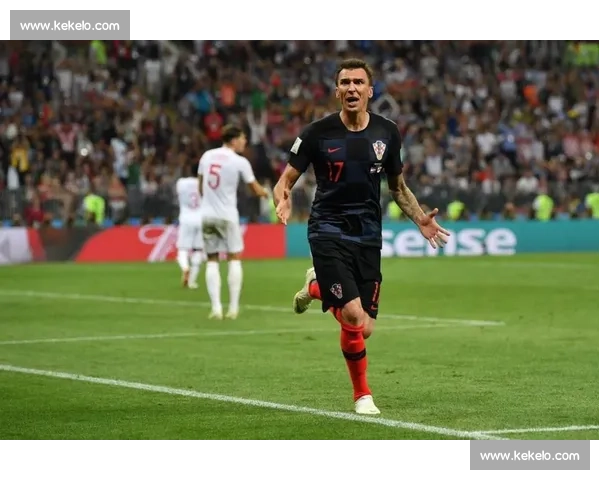 埃利奥特传射救主!英格兰 U21 加时 3-2 逆转德国 U21 卫冕欧青赛冠军 埃利奥特传射救主!英格兰 U21 加时 3-2 逆转德国 U21 卫冕欧青赛冠军