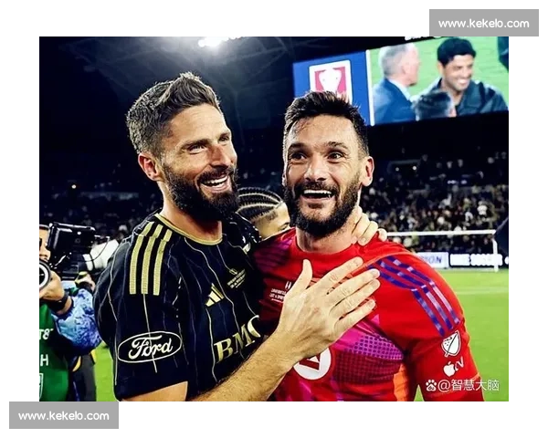 吉鲁乌龙忘带球衣门将救场，38 岁逆天神肌引爆热议